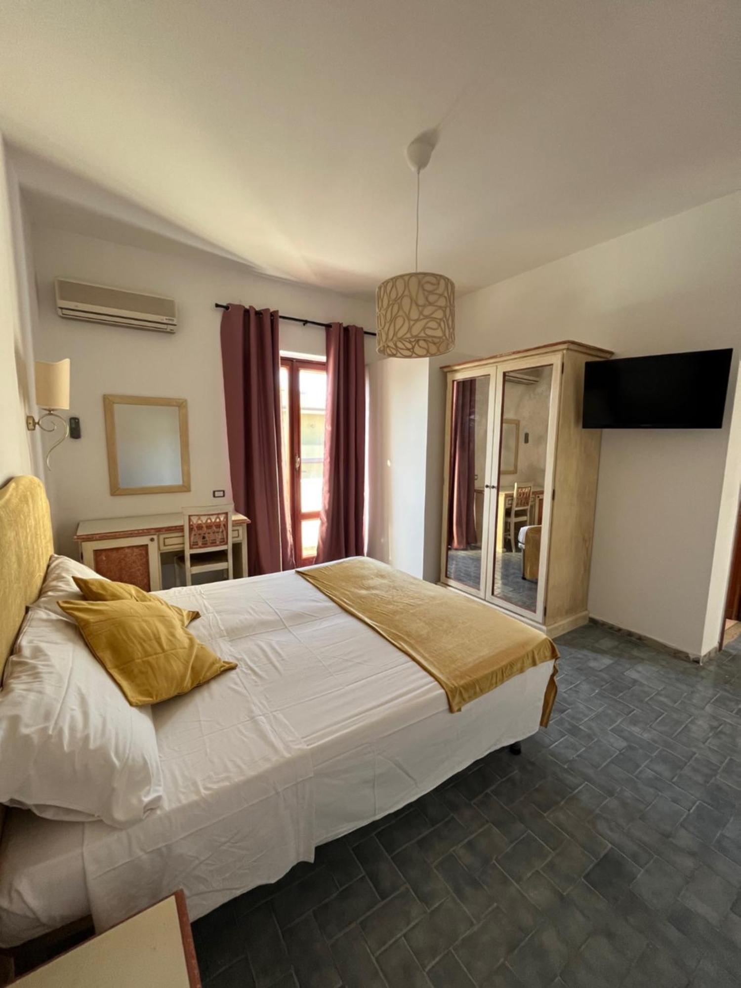 Tc Hotel Lido dei Pini Luaran gambar